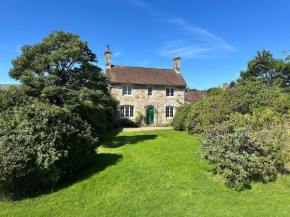 Detach Sandstone Cottage, Sleeps 6, 2 x King Size, 2 x Singles